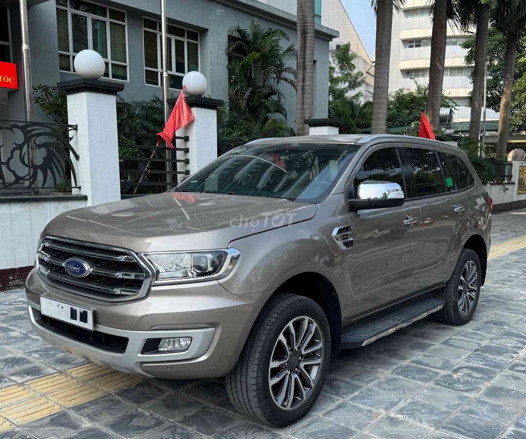 Ford Everest Titanium 2020 дизель коричневый
