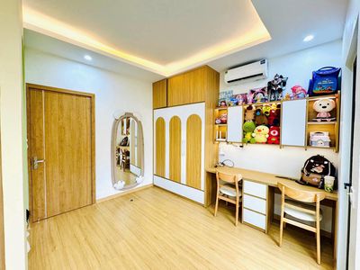 Nhà Văn Phú Hà Đông – 5 Tầng Thang Máy – Ô Tô Tránh – Chỉ 11,3 Tỷ. Mua bán nhà ở tại Quận Hà Đông Hà Nội được đăng bởi Thiết Nguyễn Văn