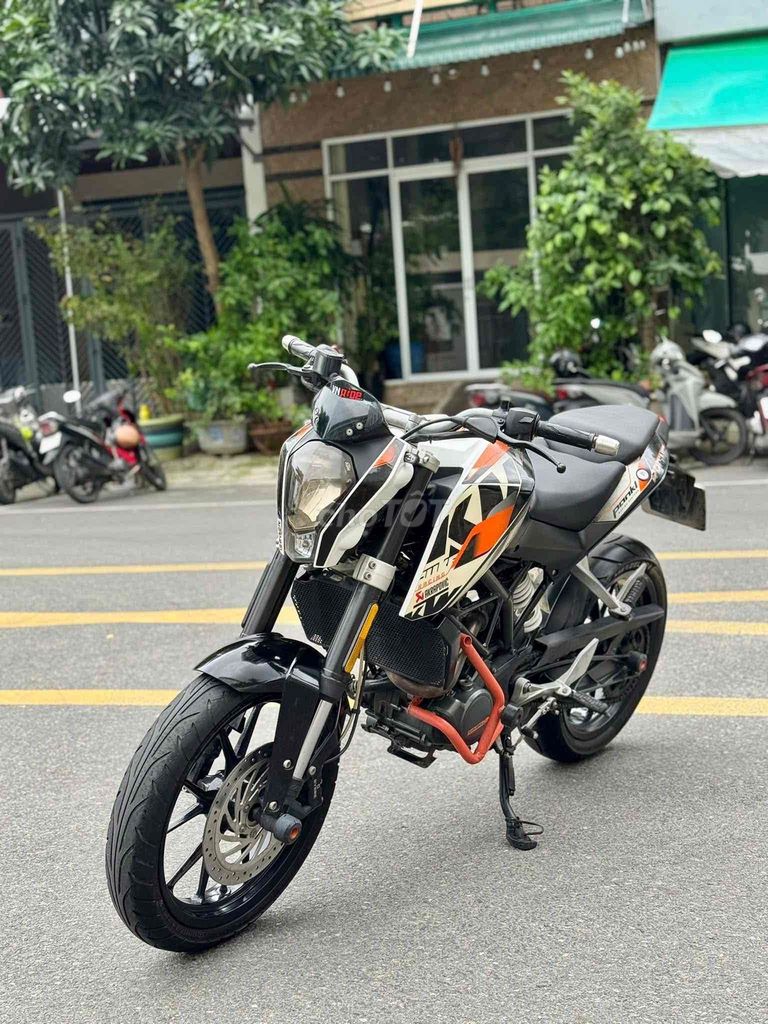 KTM Duke 200 2017 Đen Trắng Cam. Mua bán Xe máy tại Quận Thanh Khê Đà Nẵng được đăng bởi Cửa Hàng Nguyễn King 159 Đỗ Quang hình 5