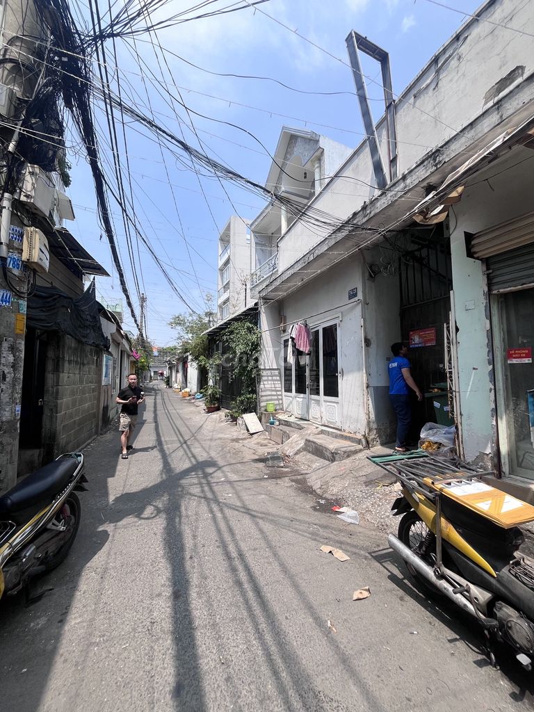 NHÀ 200M2 NGANG 9M GẦN VINCOM VÕ VĂN NGÂN LINH CHIỂU..!!