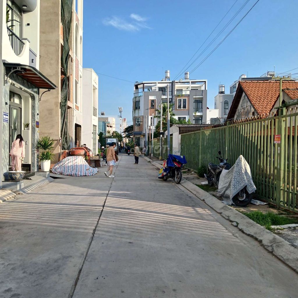 5 tỷ 500 thương lượng, nhà 4 tầng mới, lững trước thiết kế bếp