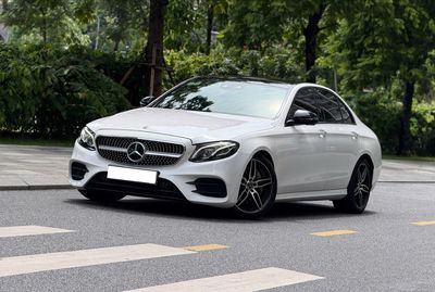 Mercedes-Benz E300 AMG 2020 Trắng/Đen 72000 km