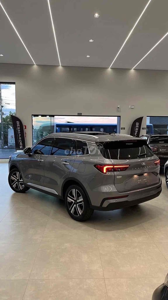Ford Territory Titanium X siêu ưu đãi kèm quà tặng