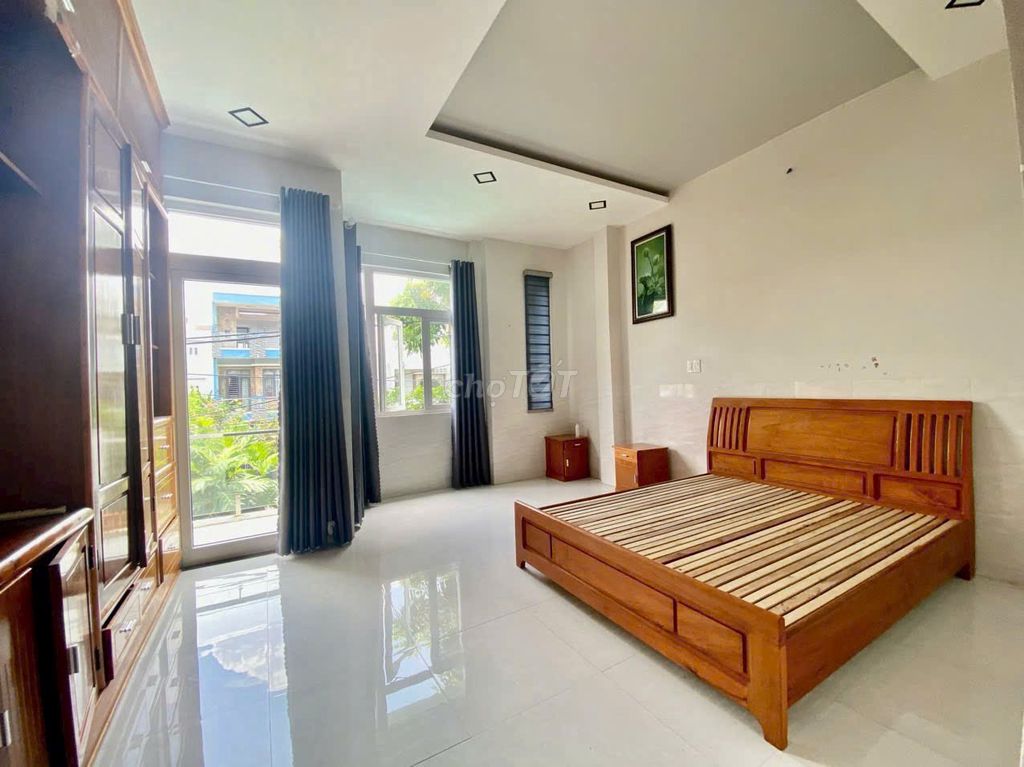 Rent · 4 bd · 100 м² · Quận Ngũ Hành Sơn, ул. Đường Đoàn Khuê