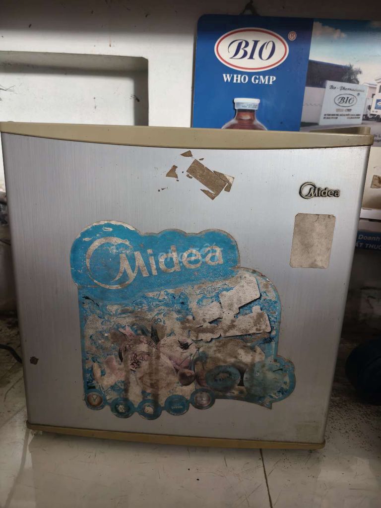 Tủ lạnh mini Midea Bạc Tiết kiệm điện. Mua bán Tủ lạnh tại Huyện Chợ Mới An Giang được đăng bởi Nguyễn Huy hình 1
