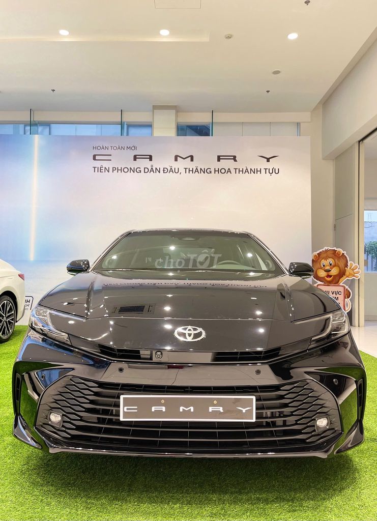 TOYOTA CAMRY 2.0L XĂNG 2024 MÀU ĐEN GIAO NGAY