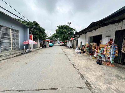 Vừa đẹp lại vừa rẻ, Đất Hà Nội, mặt tiền gần 28m. giá chỉ vài triệu/m