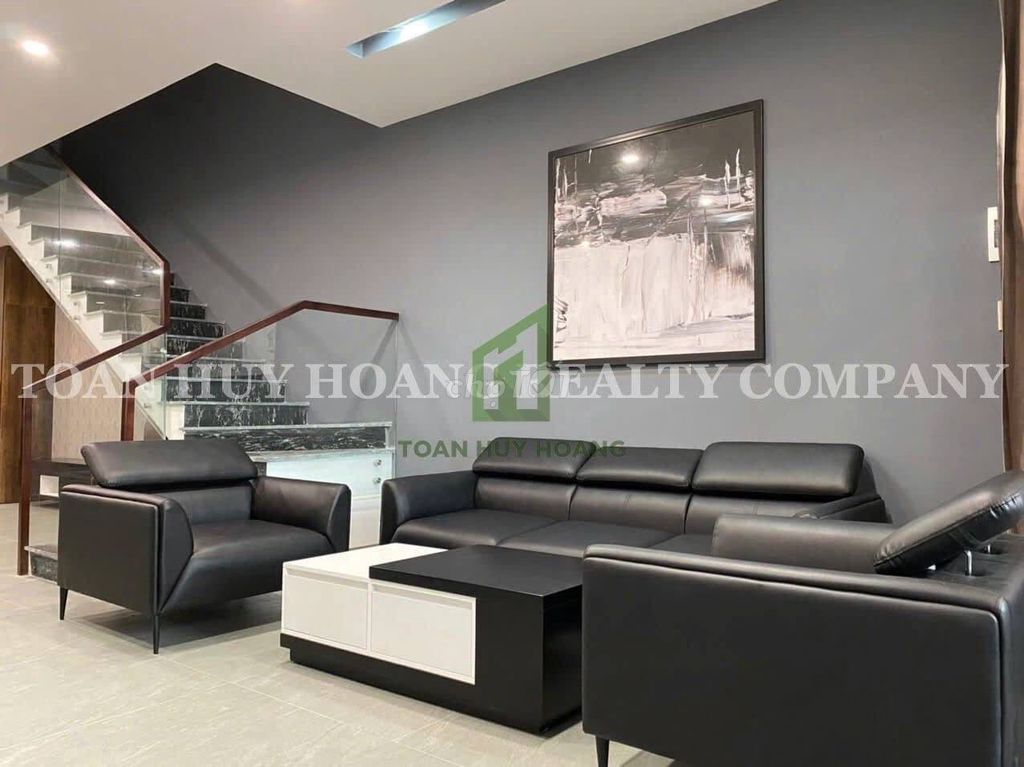 Аренда · 4 комн. · 100 м² · Quận Ngũ Hành Sơn, ул. Đường Mỹ Đa Tây 5