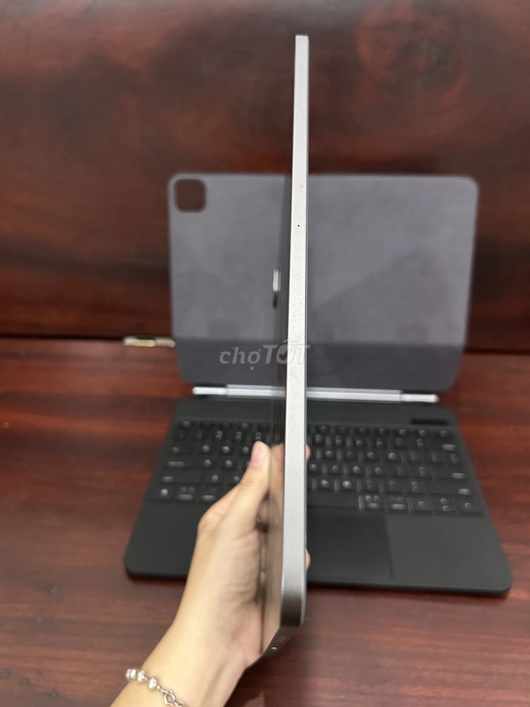 Cả Bộ Bàn Phím + Apple iPad Pro M1 12.9 inch 128GB. Mua bán Máy tính bảng tại Quận Phú Nhuận Tp Hồ Chí Minh được đăng bởi Phạm Thư hình 1