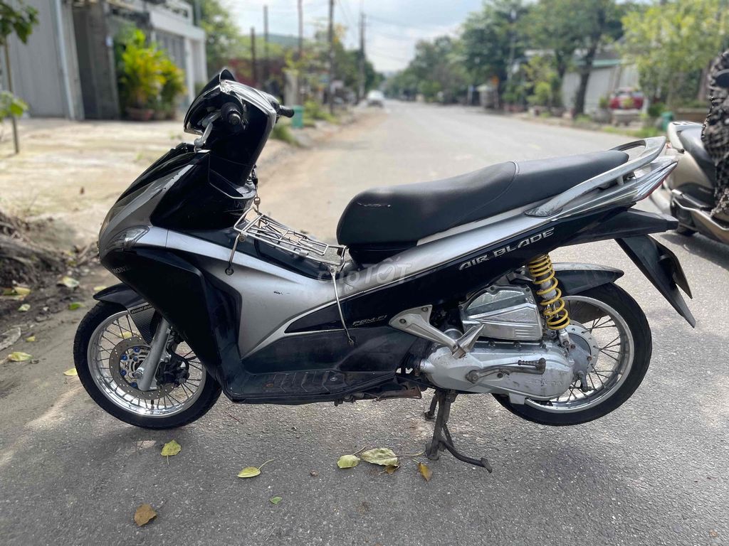 Cần bán nhanh e ab kiểng máy zin êm. Mua bán Xe máy tại Quận Thanh Khê Đà Nẵng được đăng bởi BÁN TRẢ GÓP NỢ XẤU  hình 2