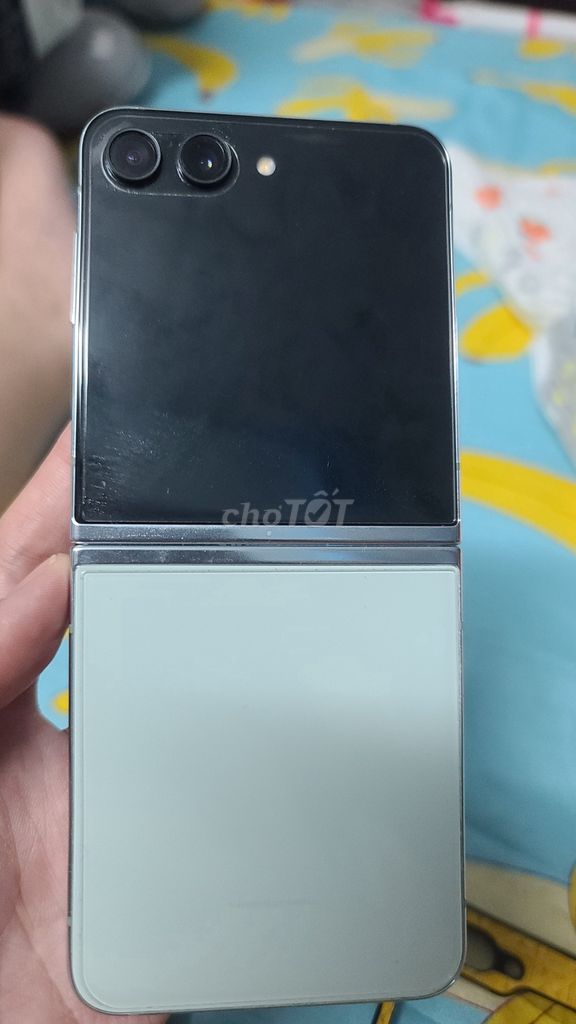 Samsung Z Flip 5 Xanh Chảy mực màn hình. Mua bán Điện thoại tại Quận Tân Bình Tp Hồ Chí Minh được đăng bởi Nguyên Thuy Duong hình 1