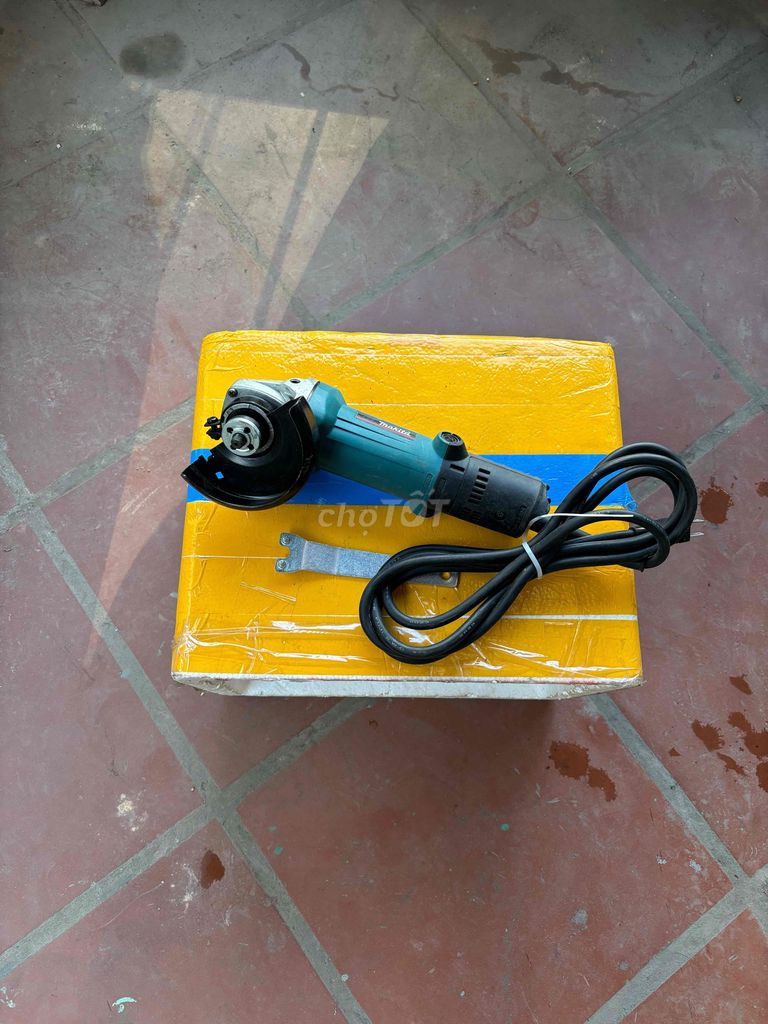 Máy mài Makita 9533BLA 720W Nhật Bản 2023. Mua bán Đồ chuyên dụng, Giống nuôi trồng tại Quận Nam Từ Liêm Hà Nội được đăng bởi Ngọc Thắng hình 1