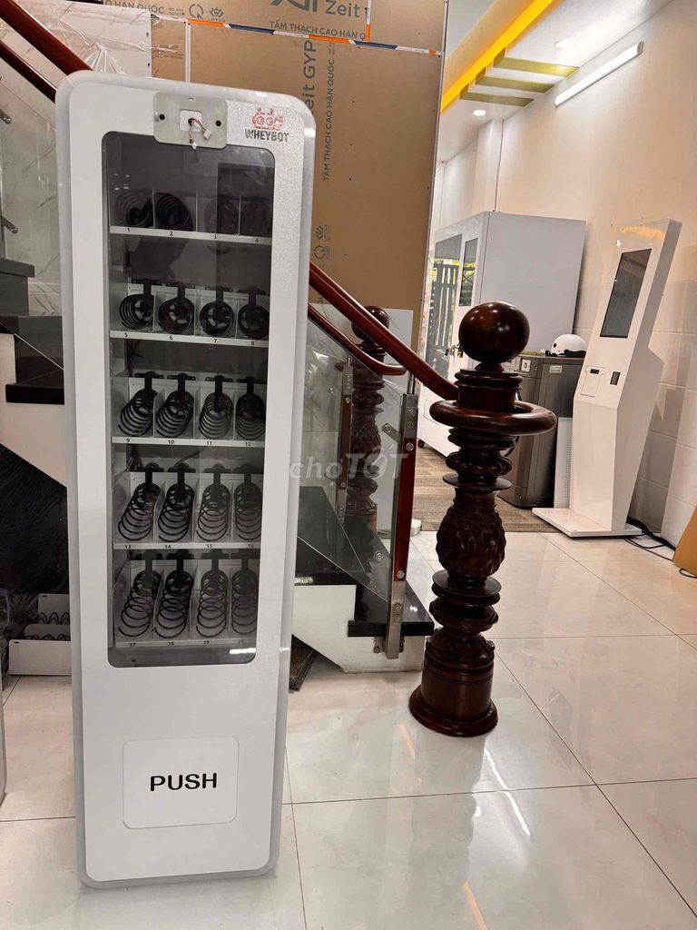 Máy bán hàng tự động - MỚI 100%. Mua bán Đồ dùng văn phòng tại Quận Bình Tân Tp Hồ Chí Minh được đăng bởi Lê Trinh Anh hình 1