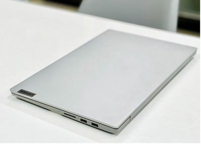 Laptop Lenovo cấu hình cao i5 thế hệ 11th -trả góp