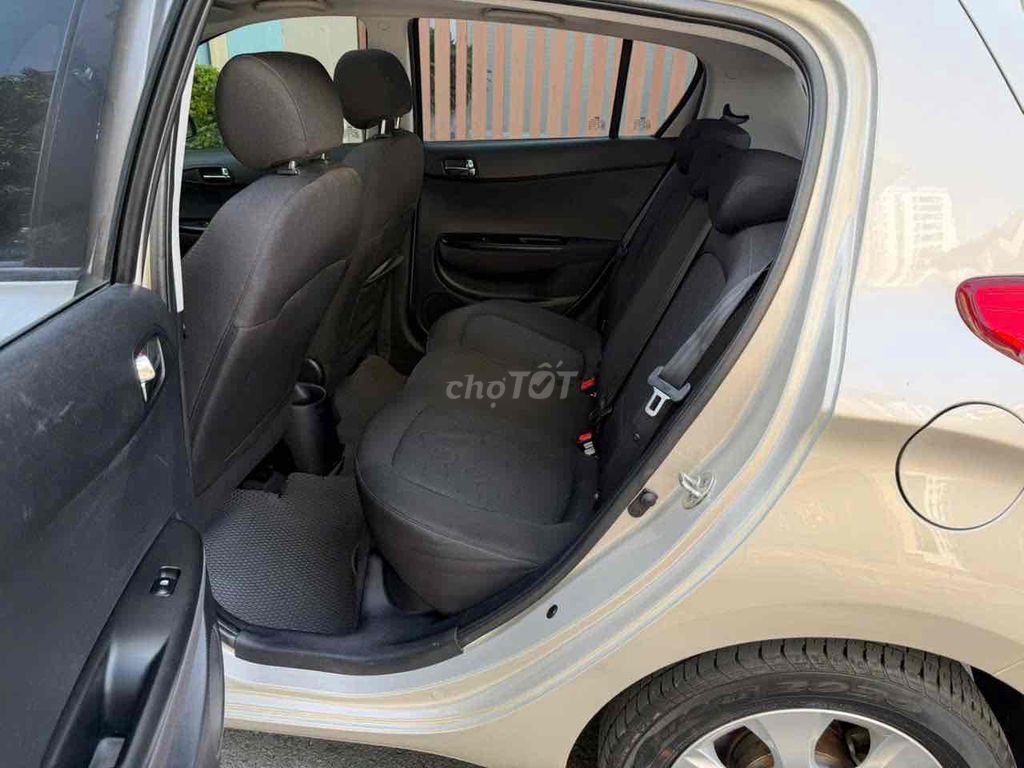 Hyundai i20 số tự động 2012. Mua bán Ô tô tại Huyện Bình Chánh Tp Hồ Chí Minh được đăng bởi Như Đạo hình 6
