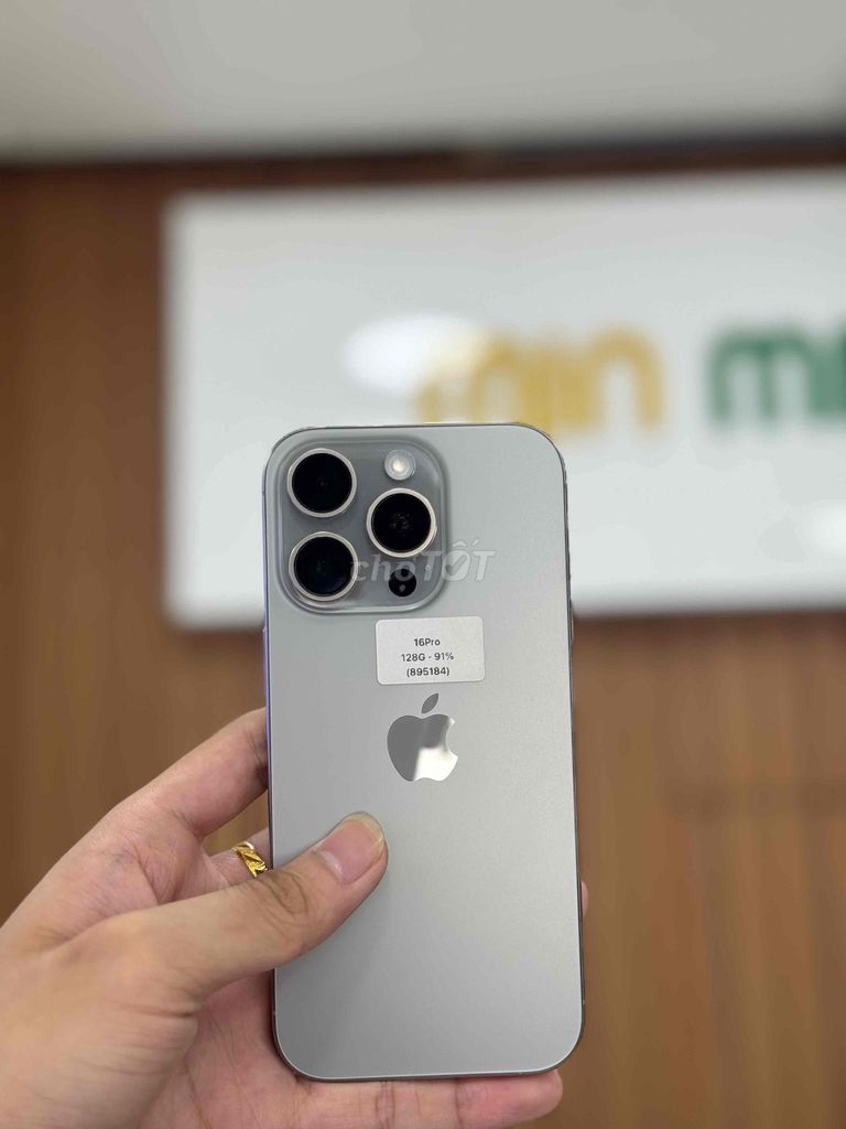 📱iPhone 16 Pro 128G màu Titan Likenew Có Trả Góp. Mua bán Điện thoại tại Quận Ngô Quyền Hải Phòng được đăng bởi TRAN SONG HA hình 1