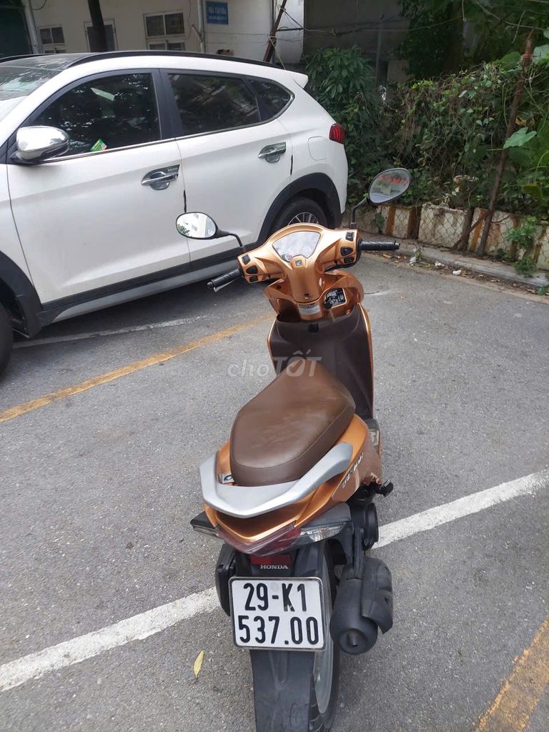 Bán xe Vision mầu đồng chính chủ cực đẹp. Mua bán Xe máy tại Quận Hai Bà Trưng Hà Nội được đăng bởi Nguyễn Thu Thảo hình 3
