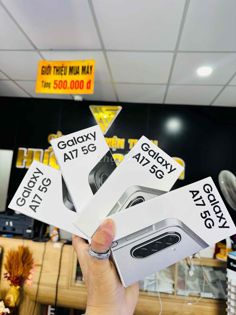 Samsung Galaxy A17 5G  8GB/128GB new. Mua bán Điện thoại tại Thành phố Bến Tre Bến Tre được đăng bởi HươngGiangmobile hình 1