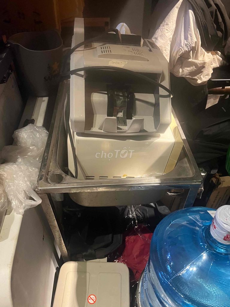 Kệ Bồn nước đơn. Mua bán Tủ, kệ gia đình tại Quận 1 Tp Hồ Chí Minh được đăng bởi Phạm Vũ hình 1