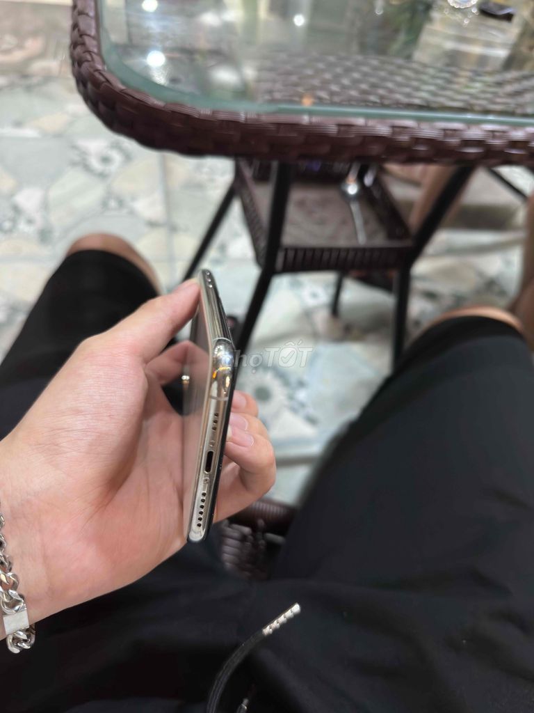 Apple iPhone XS Trắng Đã sử dụng. Mua bán Điện thoại tại Quận Hoàng Mai Hà Nội được đăng bởi Nguyễn Hữu Hà hình 1