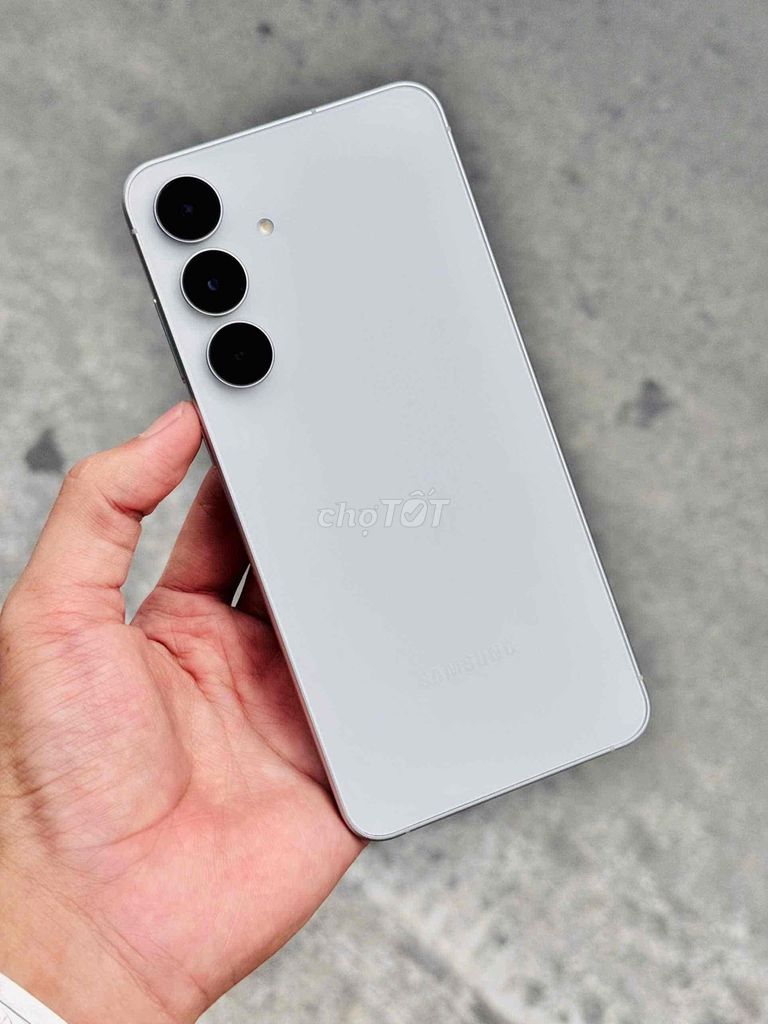 Samsung S25FE 256GB Trắng BH hãng 10/2026. Mua bán Điện thoại tại Quận 10 Tp Hồ Chí Minh được đăng bởi Trần Như Ngọc hình 1