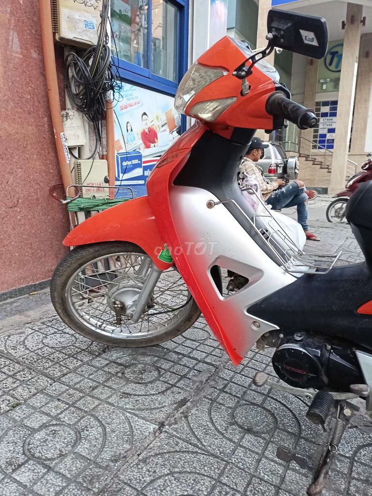 Xan tiền bán gấp xe còn mới. Mua bán Xe máy tại Quận 1 Tp Hồ Chí Minh được đăng bởi Anh Vũ hình 1