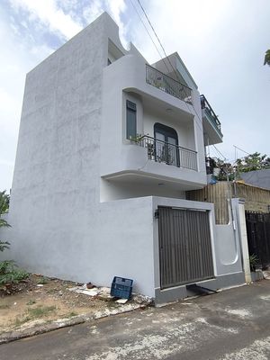 📢 Nhà Mới Xây 3PN. 3WC - Gần Vinhomes Quận 9