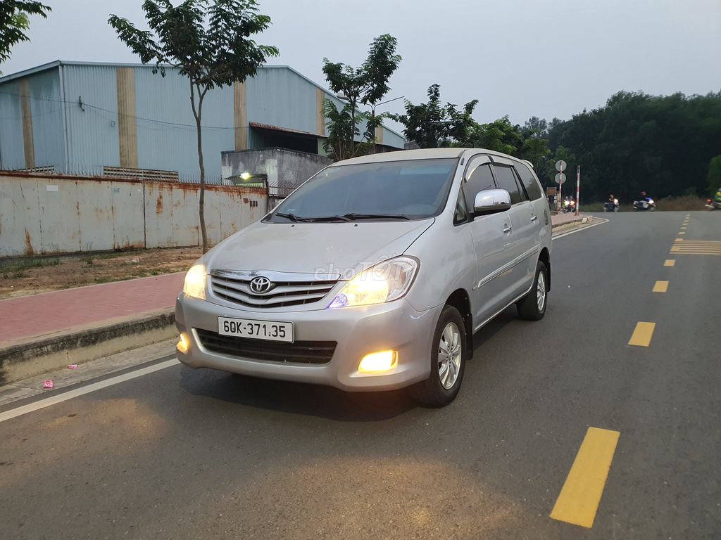 Toyota Innova 2010  - 120000 km