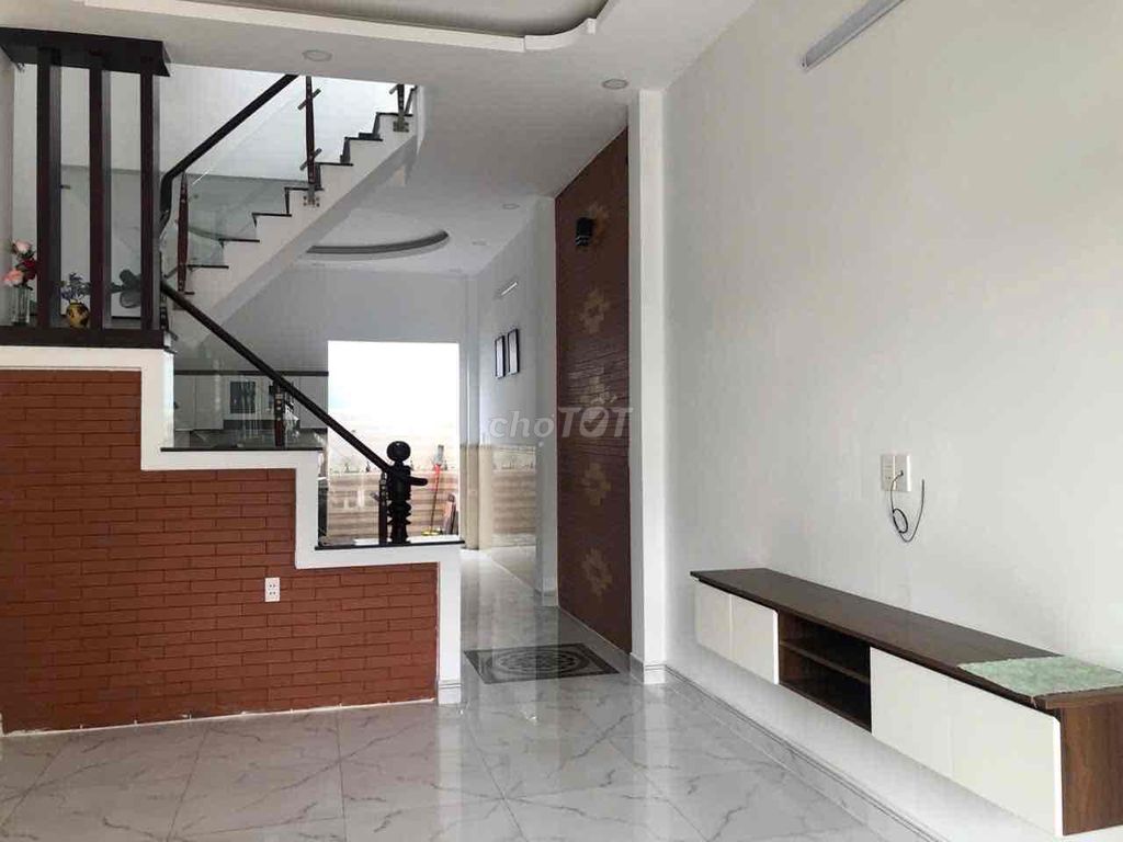 Cần bán gấp nhà góc 2 mặt tiền khu nhà phố liền kề hẽm xe tăng