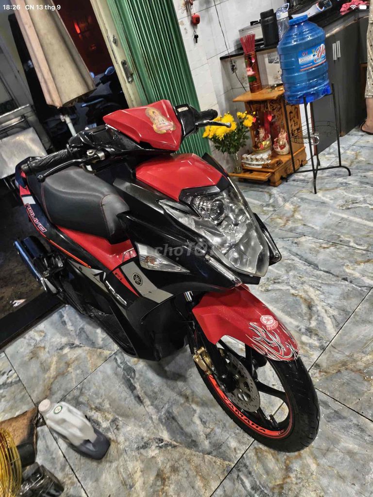Yamaha Nouvo 6 2014 красно-черный для работы в Grab