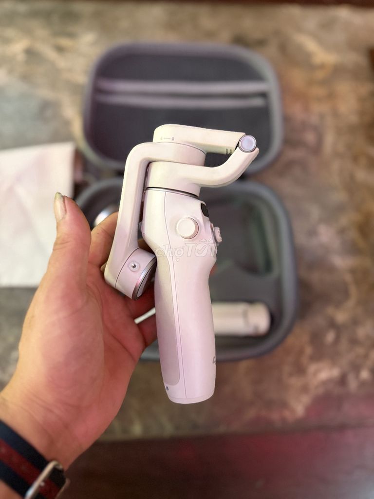 Gimbal DJI Osmo Mobile Trắng Như mới. Mua bán Phụ kiện (Màn hình, Chuột...) tại Huyện Nam Trực Nam Định được đăng bởi Tài Vũ hình 1