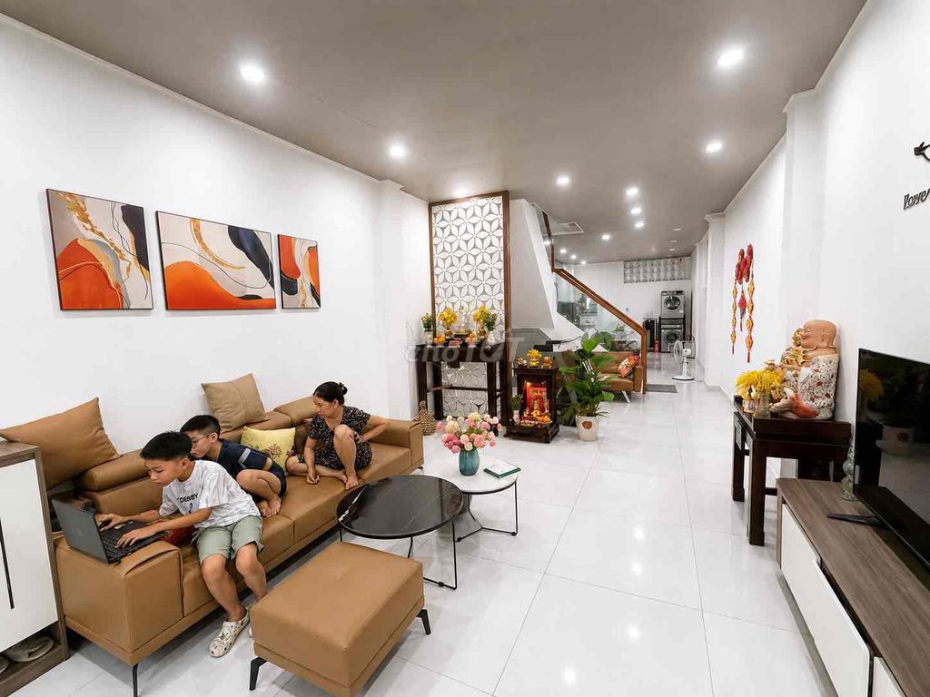 Nhà hẻm 1 căn ra mặt tiền Trịnh Đình Trọng - Giáp Âu Cơ - Lạc Long Quâ