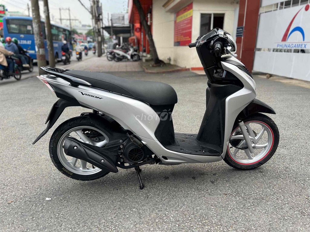 HONDA VISION 110cc . BẠC PORSCHE - HỖ TRỢ GÓP. Mua bán Xe máy tại Quận Gò Vấp Tp Hồ Chí Minh được đăng bởi CẦM ĐỒ NĂM LINH hình 2