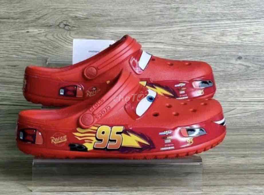 Dép sục Crocs Classic Clog Đỏ size chân 37/38. Mua bán Giày dép tại Quận 8 Tp Hồ Chí Minh được đăng bởi Philipky hình 1