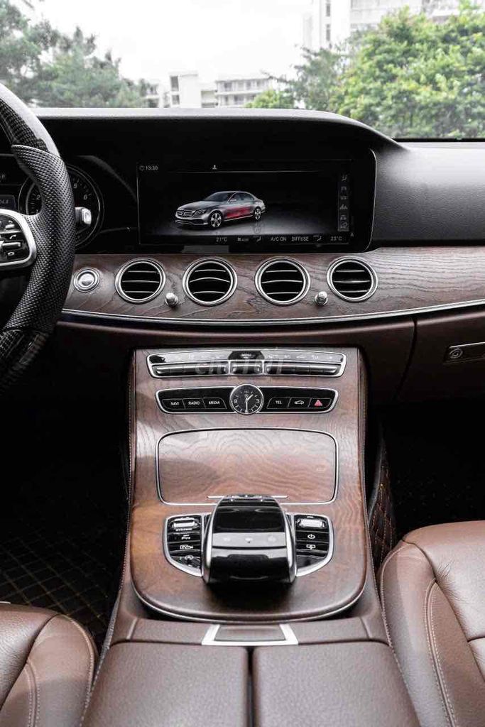 E200 2020 up full E63 màu đen nội thất nâu giá tôt. Mua bán Ô tô tại Quận 7 Tp Hồ Chí Minh được đăng bởi Dương Phương hình 13