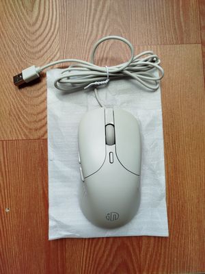 Chuột có dây màu trắng phù hợp cho cả VP và game. Mua bán Phụ kiện (Màn hình, Chuột...) tại Quận Thanh Xuân Hà Nội được đăng bởi Trần Hòa