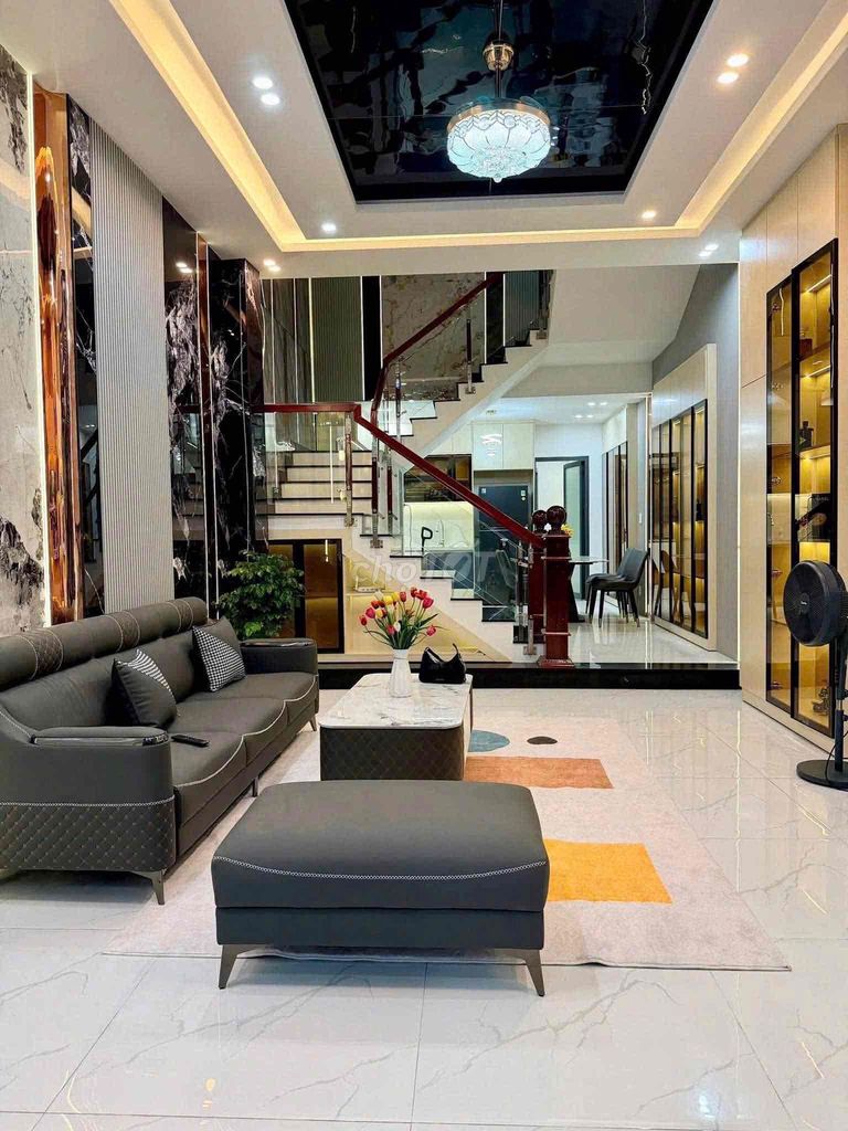 Modern 3-storey, 4-bedroom house in Hòa Minh — photo 9