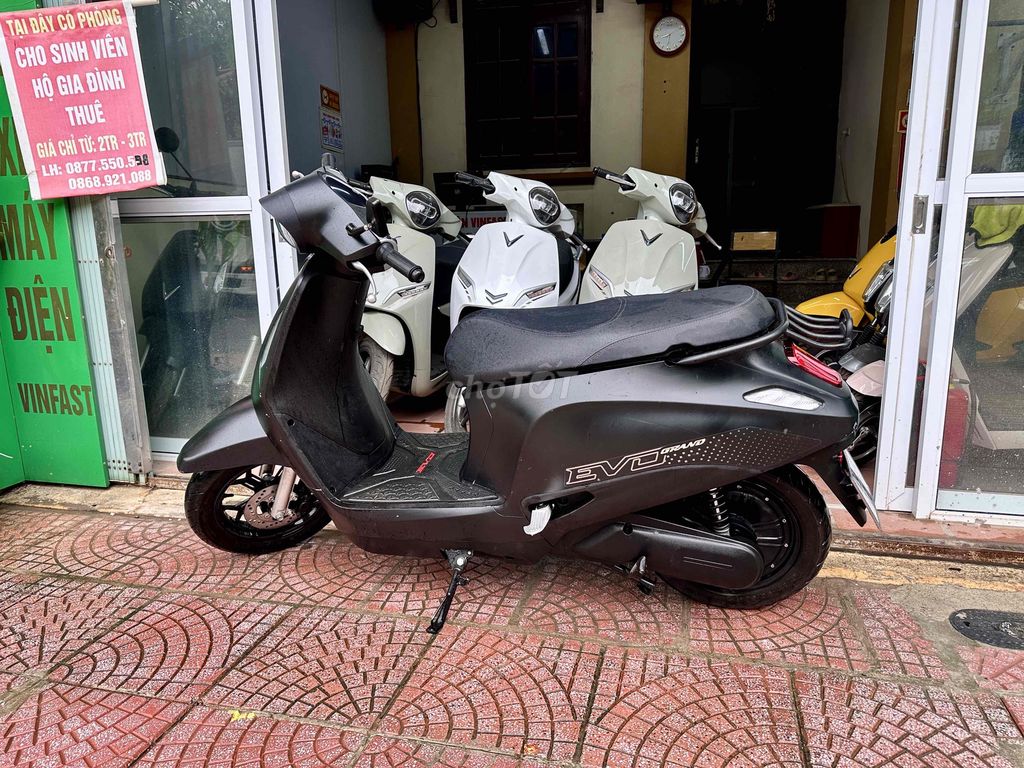 VinFast Evo Гранд черный серый 4000 км