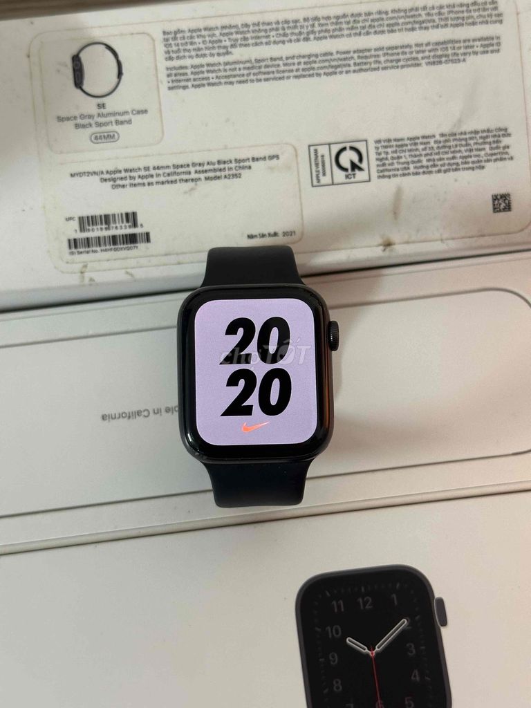 Apple Watch Series SE/44mm VnA fullbox