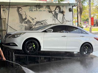 Bán huyndai sonata hoặc đổi xe 7 chỗ gia đình. Mua bán Ô tô tại Quận Liên Chiểu Đà Nẵng được đăng bởi Pham Dung