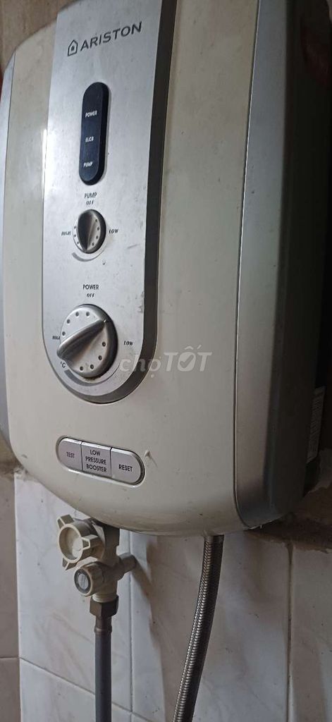 Máy nước nóng Ariston Gián tiếp đã sử dụng. Mua bán Thiết bị vệ sinh, nhà tắm tại Quận 10 Tp Hồ Chí Minh được đăng bởi Hang Vuong hình 1