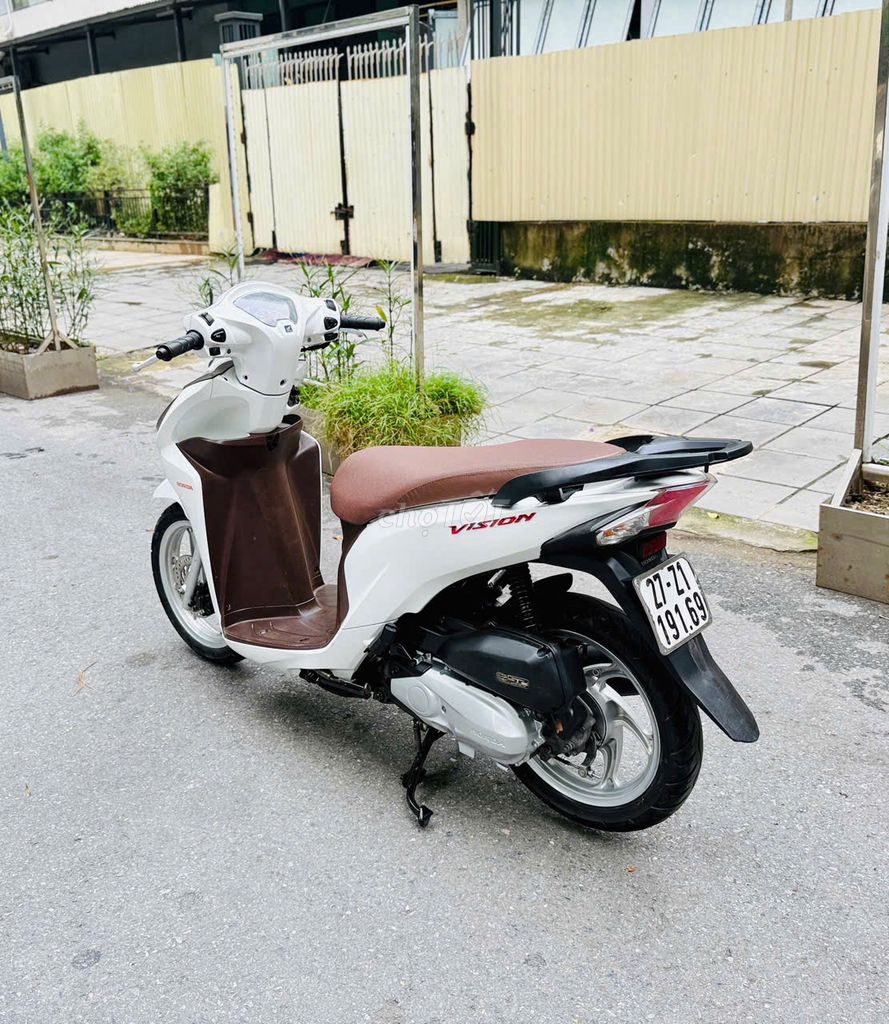 Honda Vision 2017 trắng chính chủ. Mua bán Xe máy tại Quận Bắc Từ Liêm Hà Nội được đăng bởi XE MÁY ÁNH QUÂN hình 4