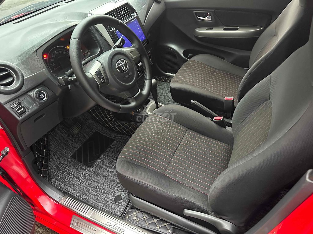 Toyota Wigo AT 2021 автомат бензин 100 тыс. км красный
