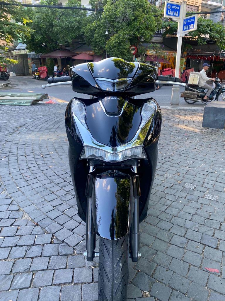 Sh đen 125 phanh abs xe chính chủ bán 68tr5. Mua bán Xe máy tại Quận Thanh Khê Đà Nẵng được đăng bởi Long hình 2
