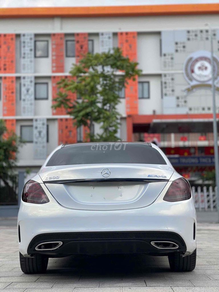 Mercedes Benz C Class 2016 C300 AMG - 95000 km. Mua bán Ô tô tại Quận Long Biên Hà Nội được đăng bởi Mr Tài Oto hình 8