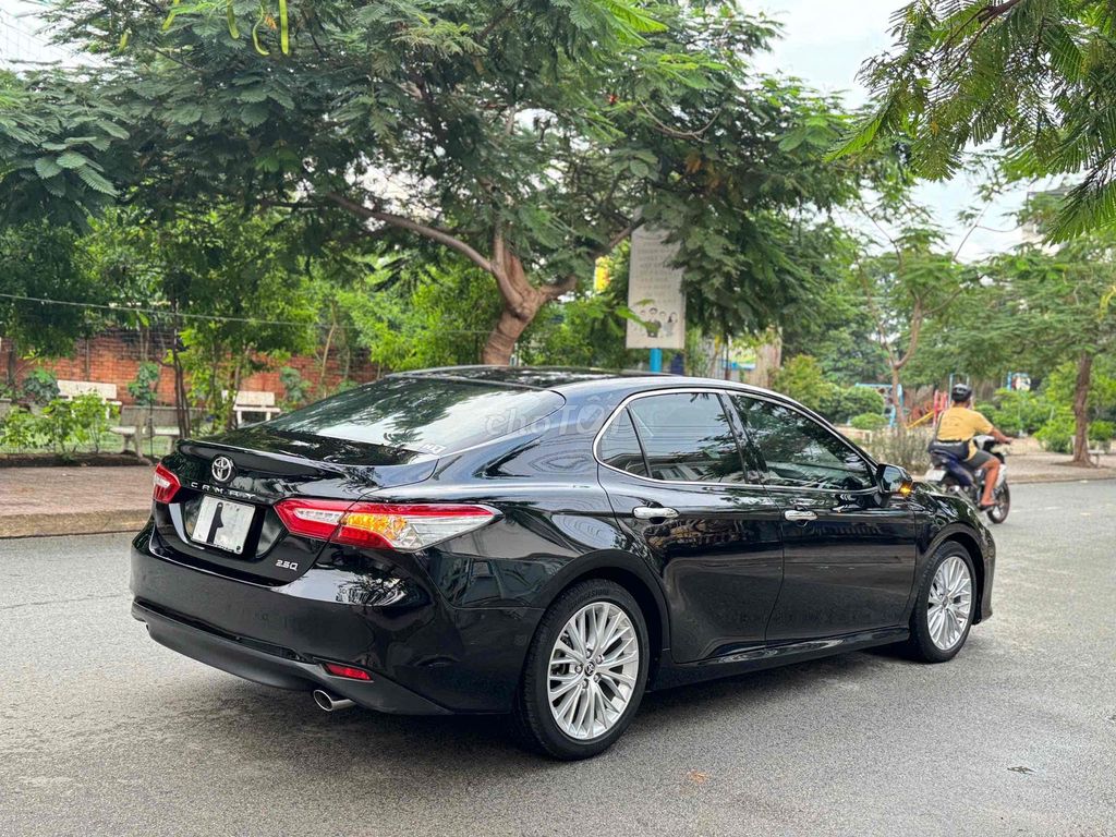 Toyota Camry 2.5Q 2021 Черный