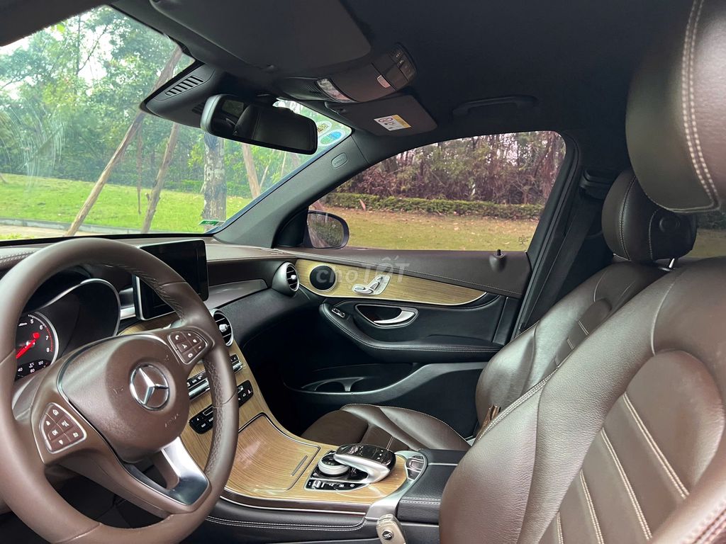 Mercedes Benz GLC 2018 250 4MATIC - 79999 km. Mua bán Ô tô tại Quận Long Biên Hà Nội được đăng bởi AUTO TÂN HƯNG THỊNH hình 10