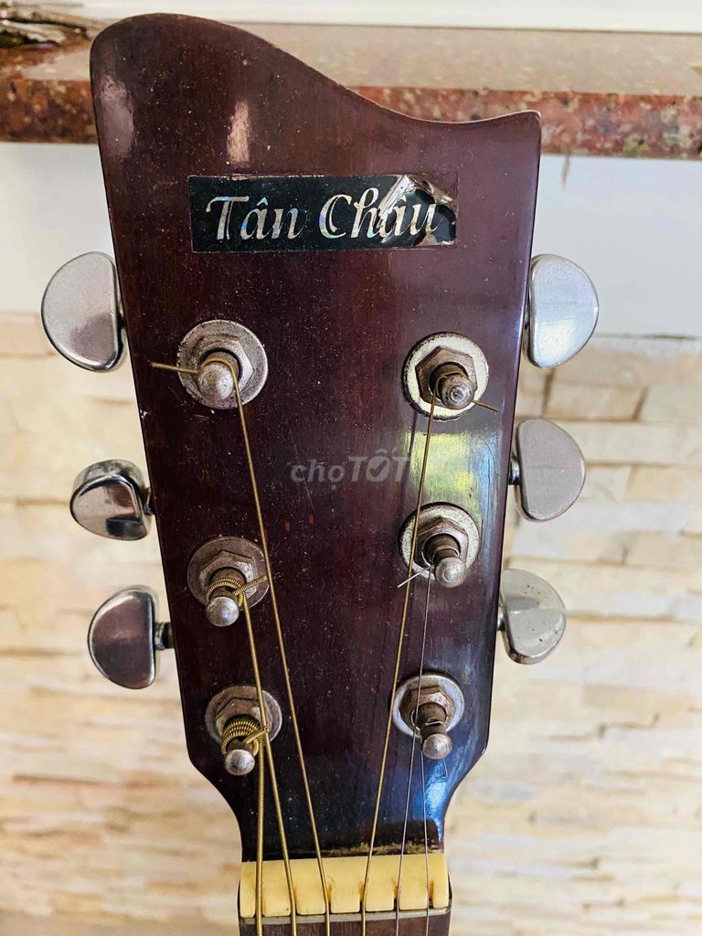 Đàn guitar TÂN CHÂU -EQ.