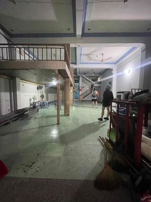 Аренда · 3 комн. · 180 м² · Quận Tân Phú, ул. Đường Lê Trọng Tấn