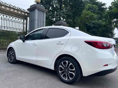 Bán xe Mazda 2 2016 số tự động màu trắng